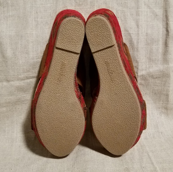 Minnetonka Wedge Heels - Picture 5 of 5